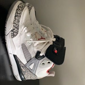 Air Jordan Retro sneakers